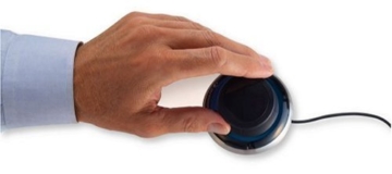 trackball mit hand 